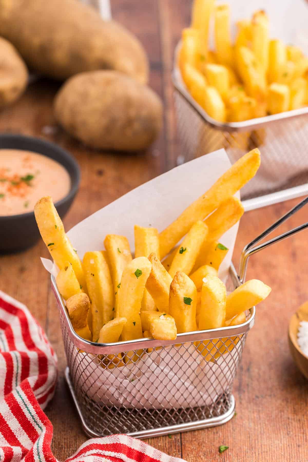 How to Cook Frozen Fries in Air Fryer: Quick & Crispy Guide